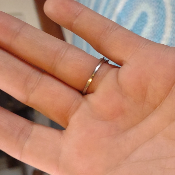 Ring - Picture 2 of 4